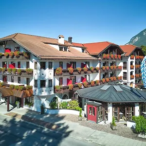 Zugspitze מלון